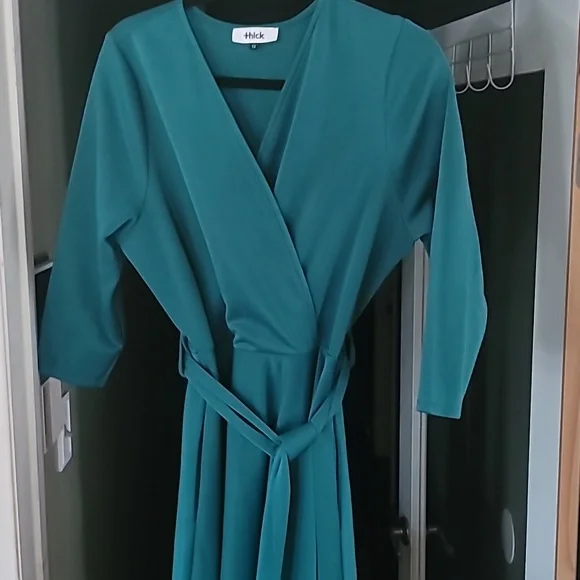 Elegant Teal Wrap Dress - Picture 5 of 6
